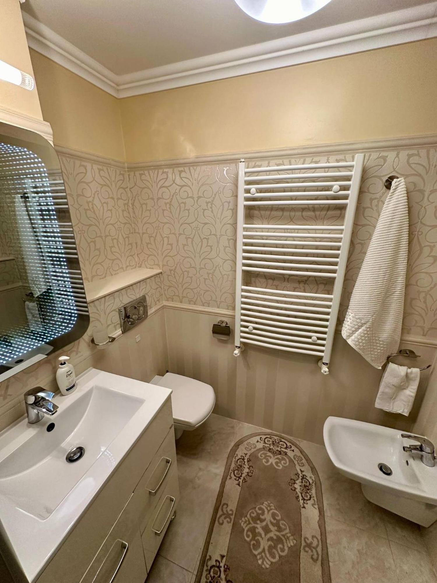 Arena Apartment Bacau Bagian luar foto