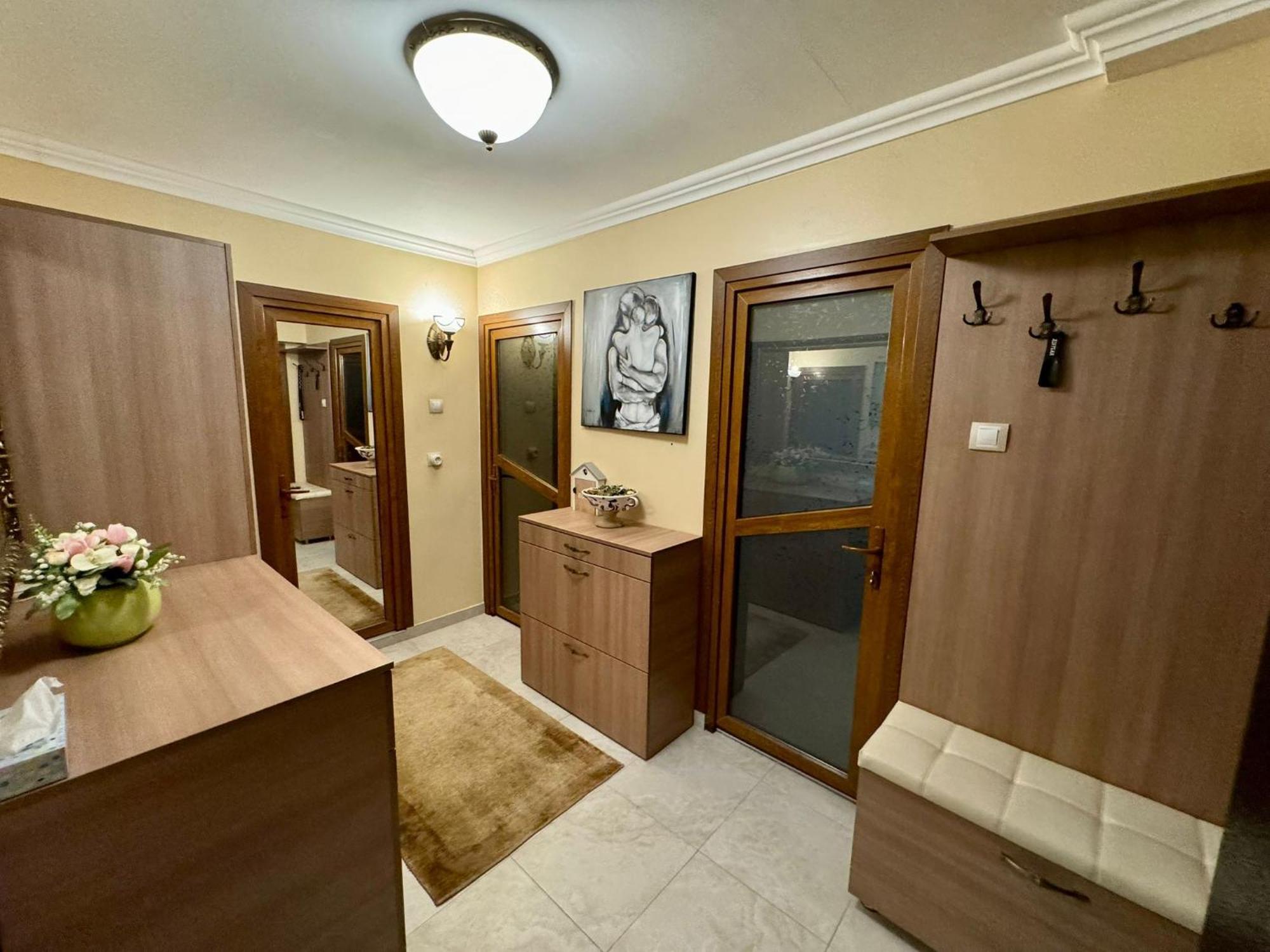 Arena Apartment Bacau Bagian luar foto
